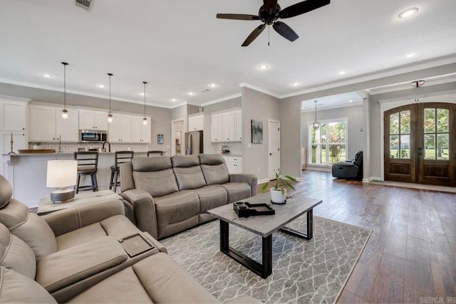 24 Johnny Drive, Greenbrier, AR 72058