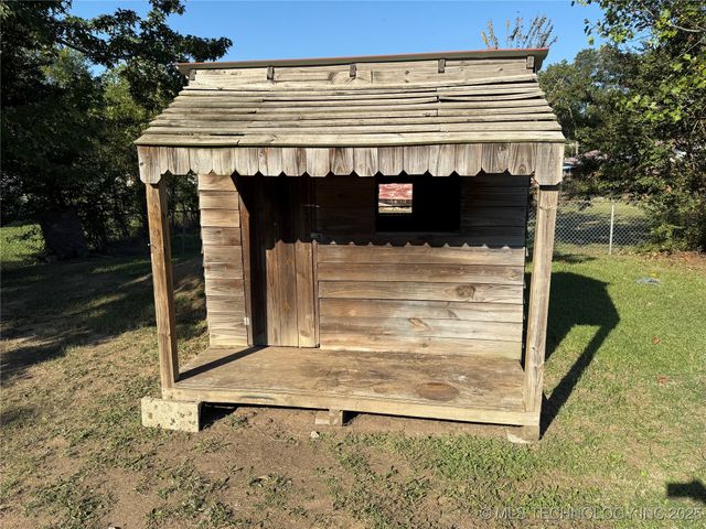 803 NW Dallas, Kingston, OK 73439