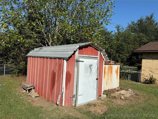 803 NW Dallas, Kingston, OK 73439