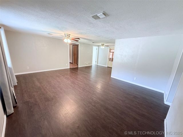 803 NW Dallas, Kingston, OK 73439