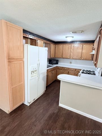 803 NW Dallas, Kingston, OK 73439