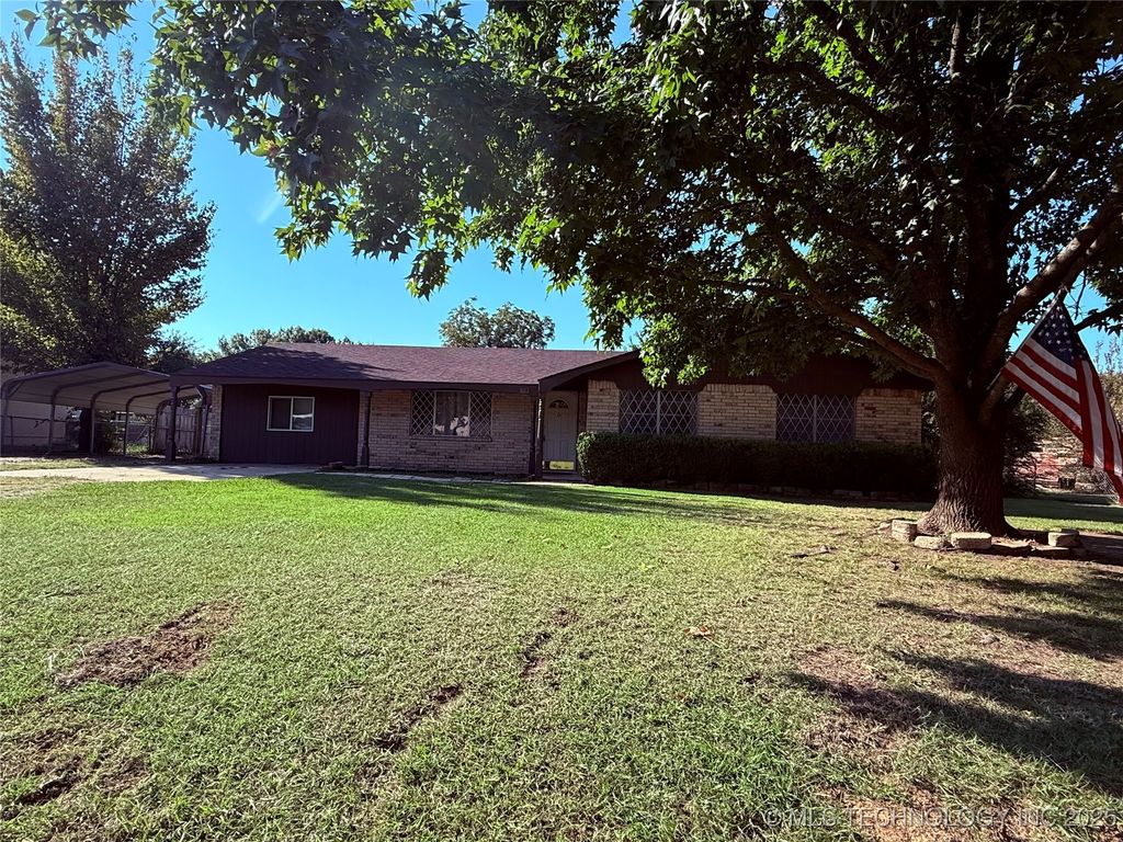 803 NW Dallas, Kingston, OK 73439