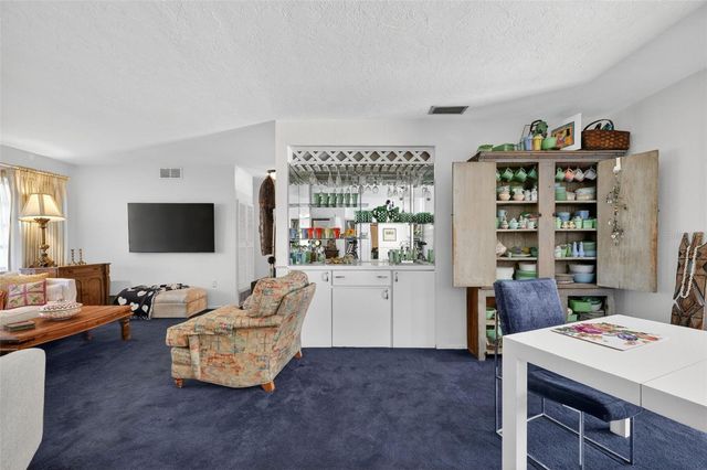 6100 HOLLYWOOD BOULEVARD, Sarasota, FL 34231
