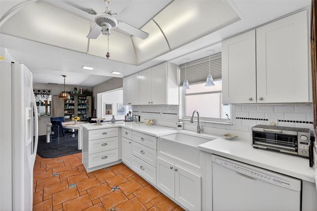 6100 HOLLYWOOD BOULEVARD, Sarasota, FL 34231