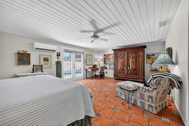 6100 HOLLYWOOD BOULEVARD, Sarasota, FL 34231