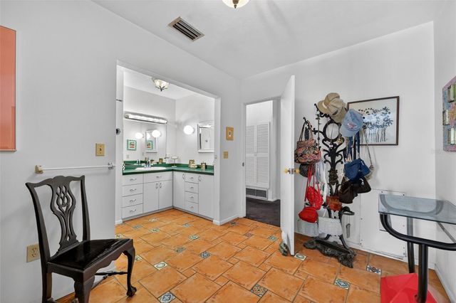 6100 HOLLYWOOD BOULEVARD, Sarasota, FL 34231