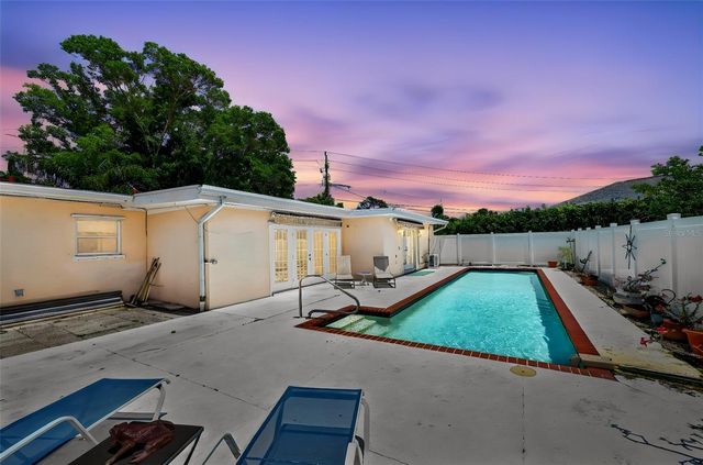6100 HOLLYWOOD BOULEVARD, Sarasota, FL 34231