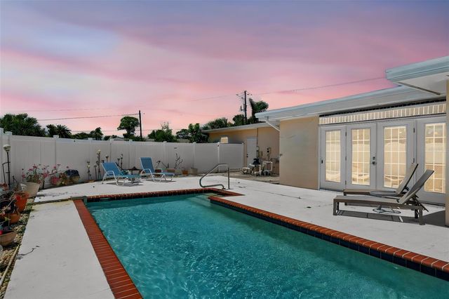 6100 HOLLYWOOD BOULEVARD, Sarasota, FL 34231