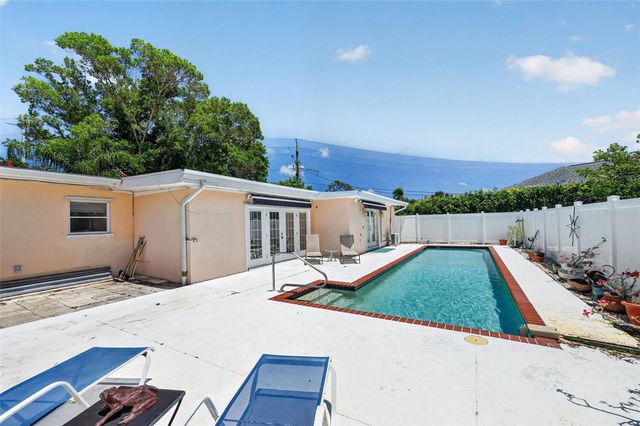 6100 HOLLYWOOD BOULEVARD, Sarasota, FL 34231