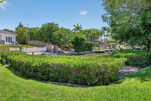 6100 HOLLYWOOD BOULEVARD, Sarasota, FL 34231