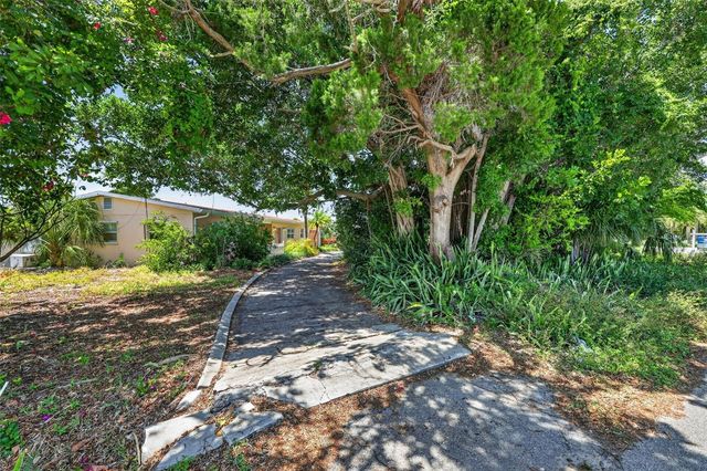 6100 HOLLYWOOD BOULEVARD, Sarasota, FL 34231