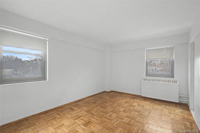 21-85 34th Ave 3B, Astoria, NY 11106