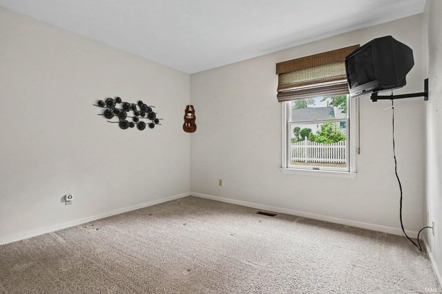 329 Bristol Avenue, Middlebury, IN 46540