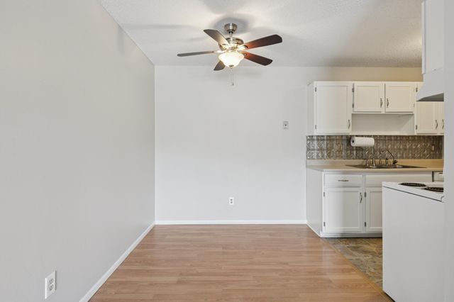 401 E Burnsville Parkway 106, Burnsville, MN 55337