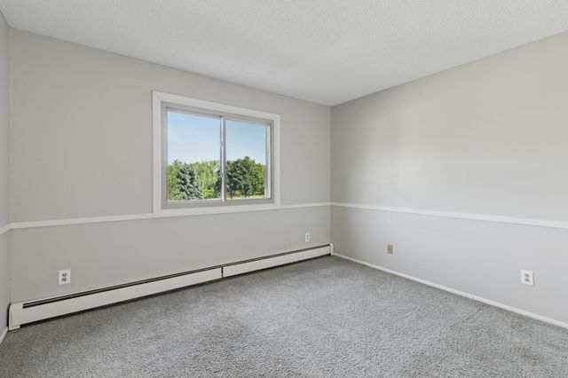 401 E Burnsville Parkway 106, Burnsville, MN 55337