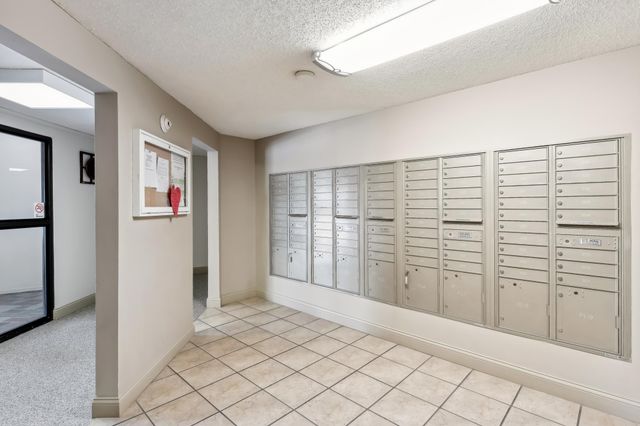 401 E Burnsville Parkway 106, Burnsville, MN 55337