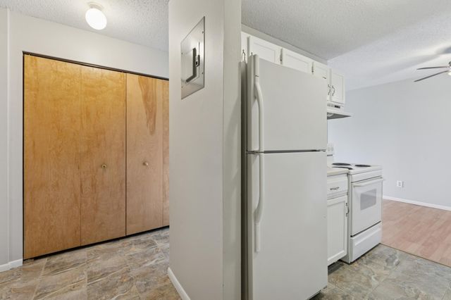 401 E Burnsville Parkway 106, Burnsville, MN 55337