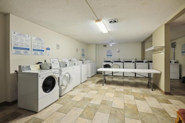 401 E Burnsville Parkway 106, Burnsville, MN 55337