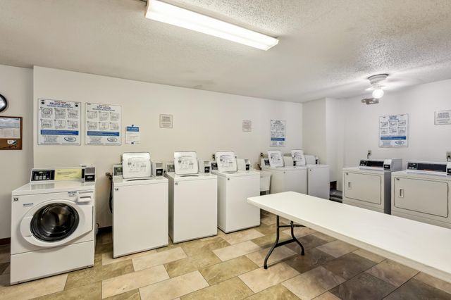 401 E Burnsville Parkway 106, Burnsville, MN 55337