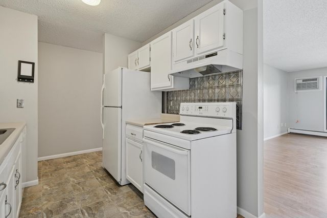 401 E Burnsville Parkway 106, Burnsville, MN 55337