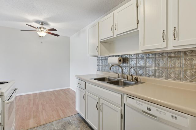 401 E Burnsville Parkway 106, Burnsville, MN 55337