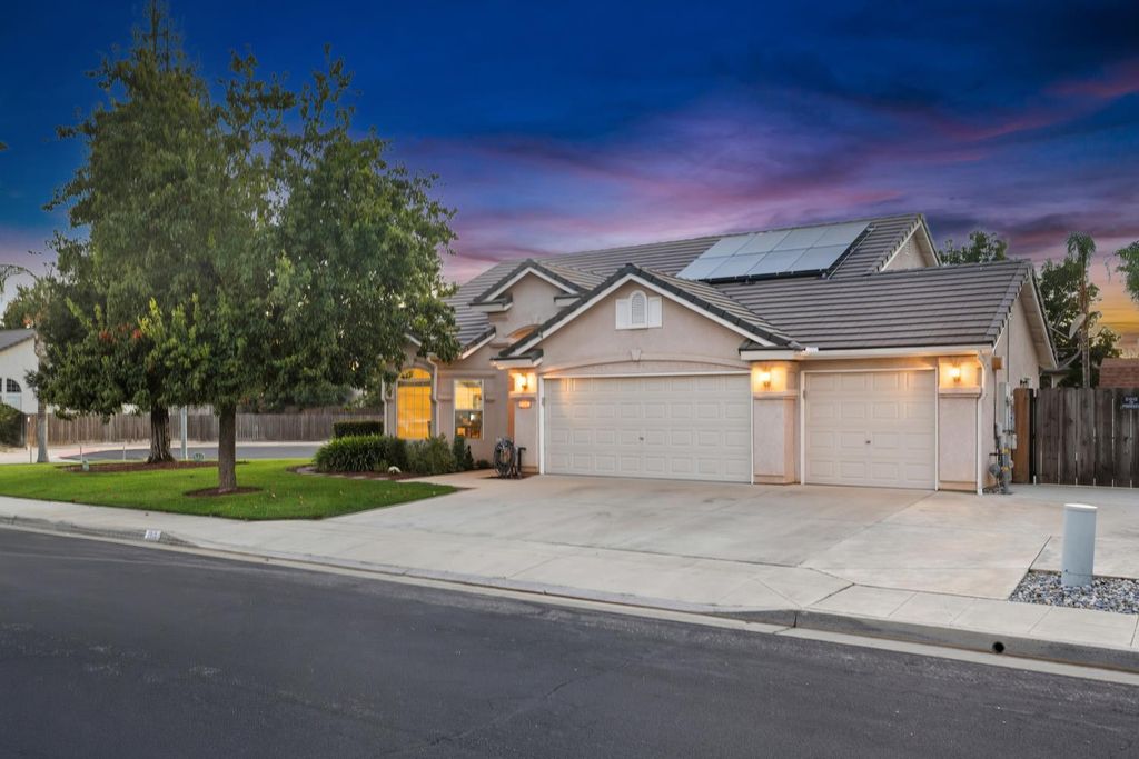 150 N Anderson Avenue, Clovis, CA 93612