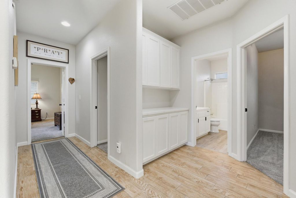 Image 15 of property listing at 150 N Anderson Avenue, Clovis, CA 93612