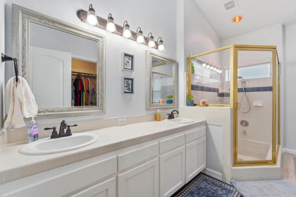 Image 23 of property listing at 150 N Anderson Avenue, Clovis, CA 93612