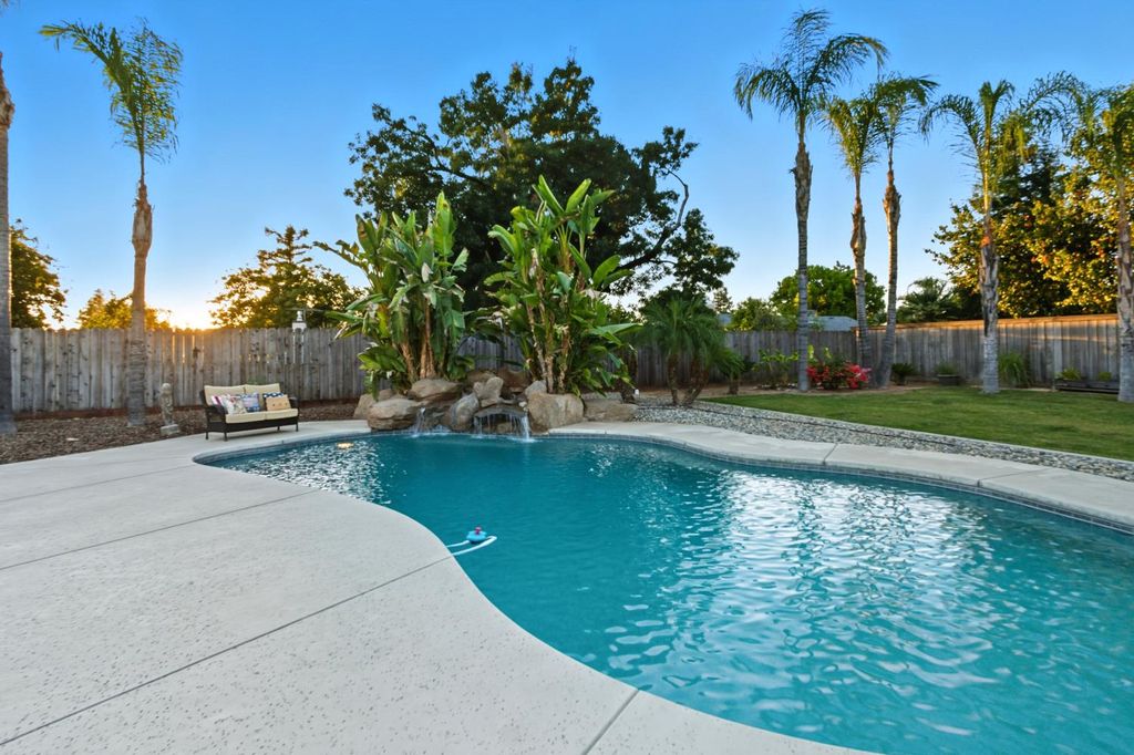 Image 27 of property listing at 150 N Anderson Avenue, Clovis, CA 93612