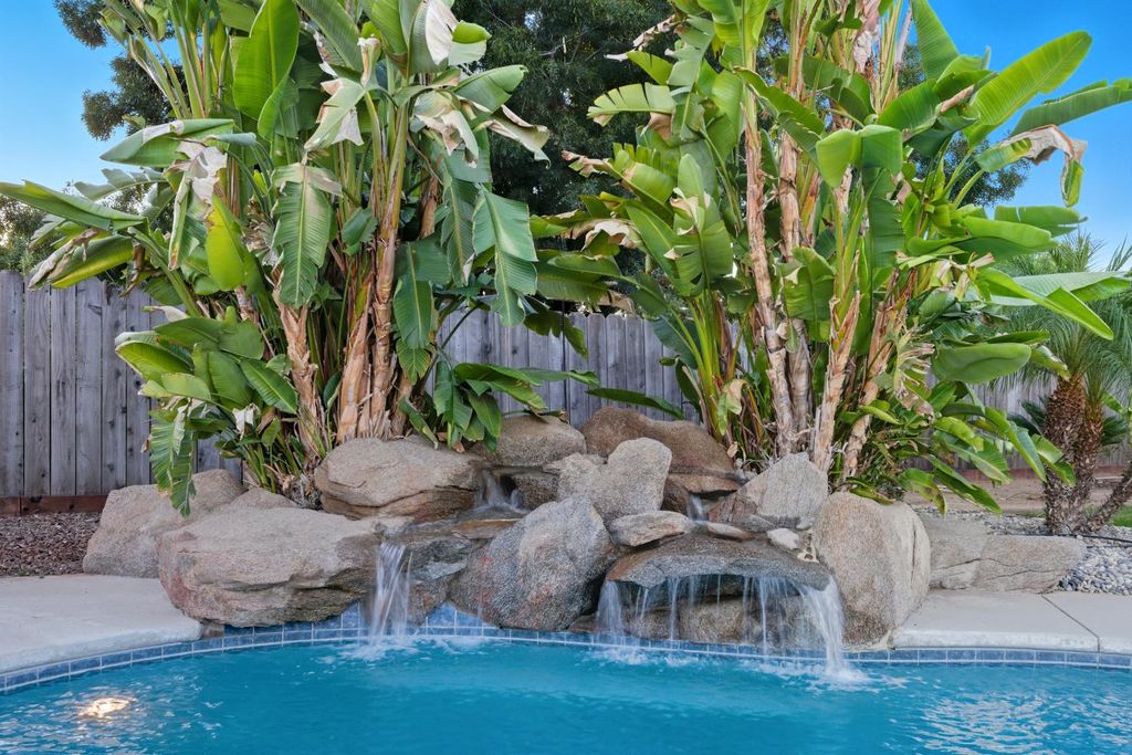 Image 34 of property listing at 150 N Anderson Avenue, Clovis, CA 93612