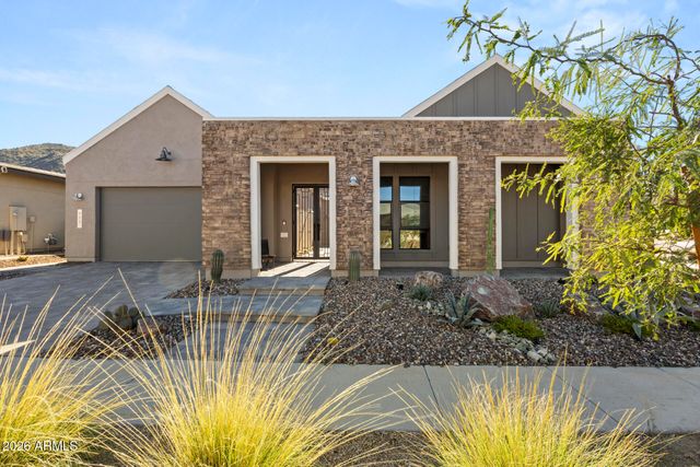 713 E KACHINA Trail, Phoenix, AZ 85042