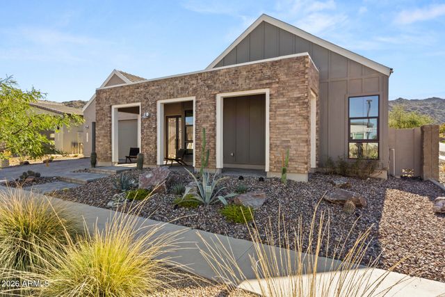 713 E KACHINA Trail, Phoenix, AZ 85042