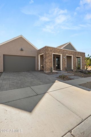 713 E KACHINA Trail, Phoenix, AZ 85042