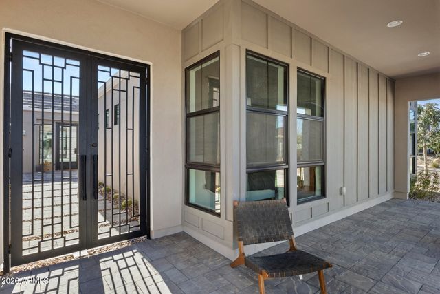 713 E KACHINA Trail, Phoenix, AZ 85042