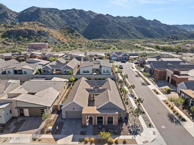 713 E KACHINA Trail, Phoenix, AZ 85042