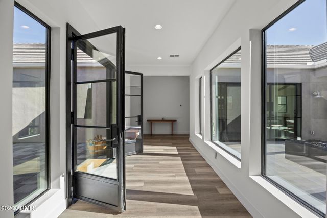 713 E KACHINA Trail, Phoenix, AZ 85042