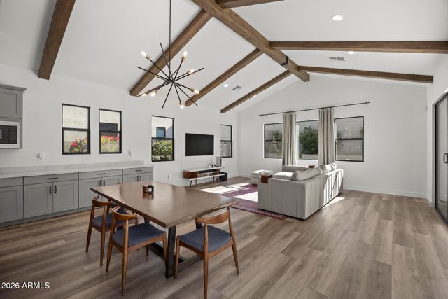 713 E KACHINA Trail, Phoenix, AZ 85042