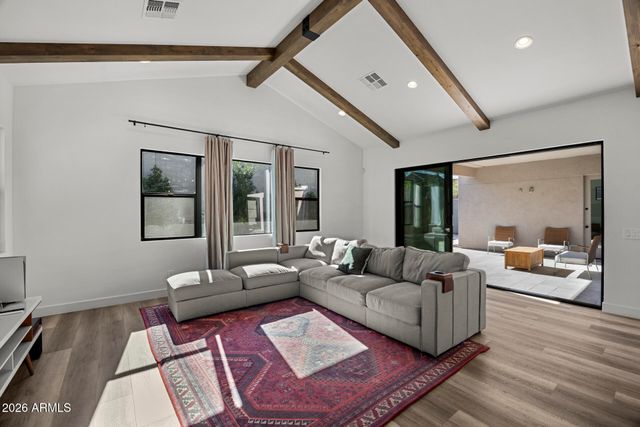 713 E KACHINA Trail, Phoenix, AZ 85042