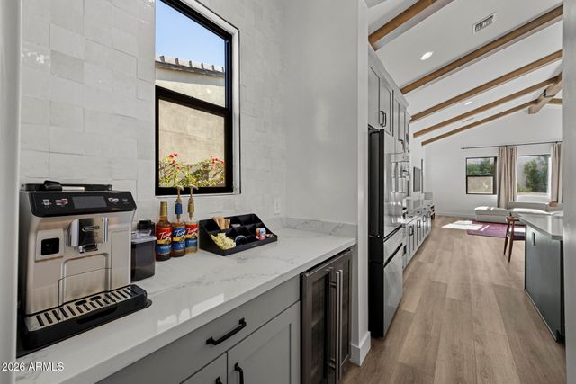 713 E KACHINA Trail, Phoenix, AZ 85042