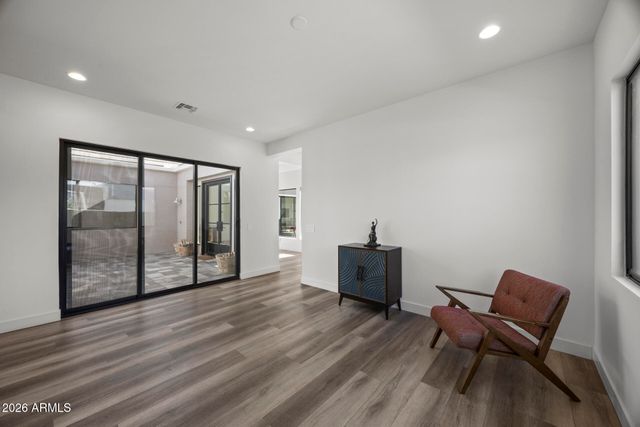 713 E KACHINA Trail, Phoenix, AZ 85042