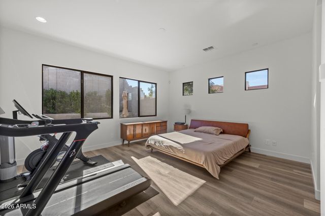 713 E KACHINA Trail, Phoenix, AZ 85042