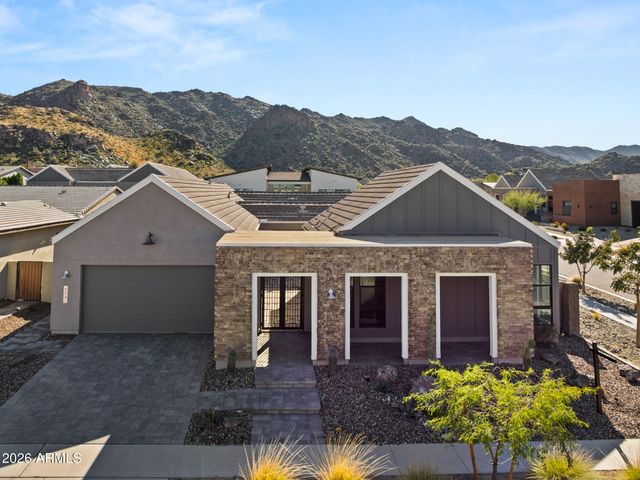 713 E KACHINA Trail, Phoenix, AZ 85042