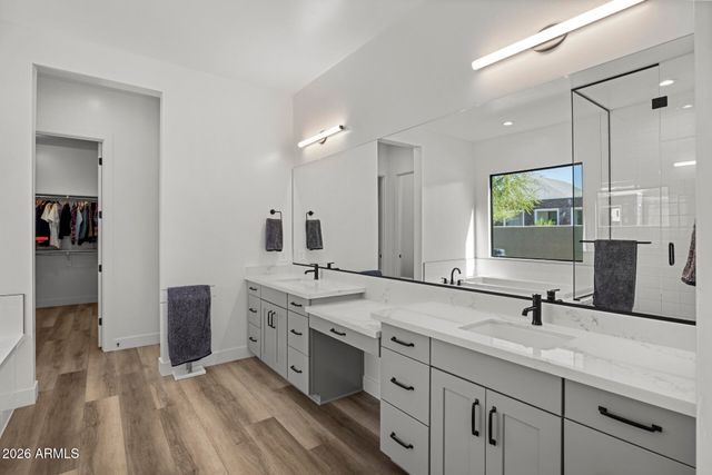 713 E KACHINA Trail, Phoenix, AZ 85042