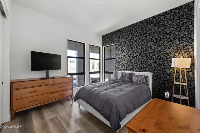 713 E KACHINA Trail, Phoenix, AZ 85042