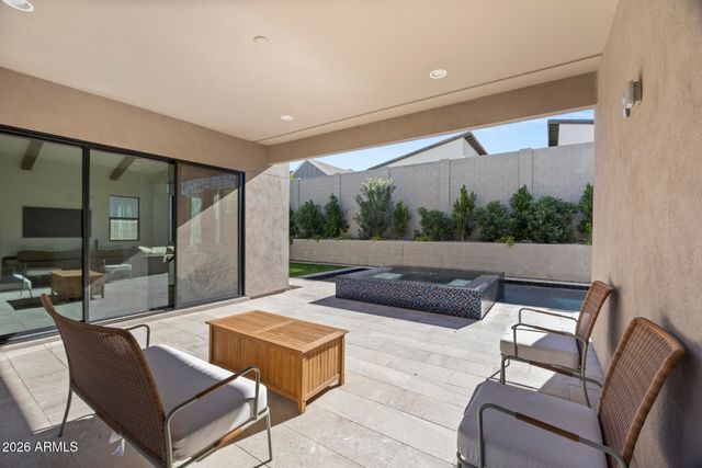 713 E KACHINA Trail, Phoenix, AZ 85042