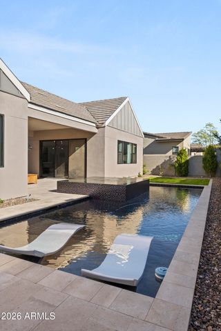 713 E KACHINA Trail, Phoenix, AZ 85042