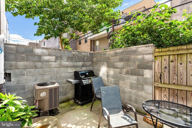 1322 S CHADWICK ST, Philadelphia, PA 19146