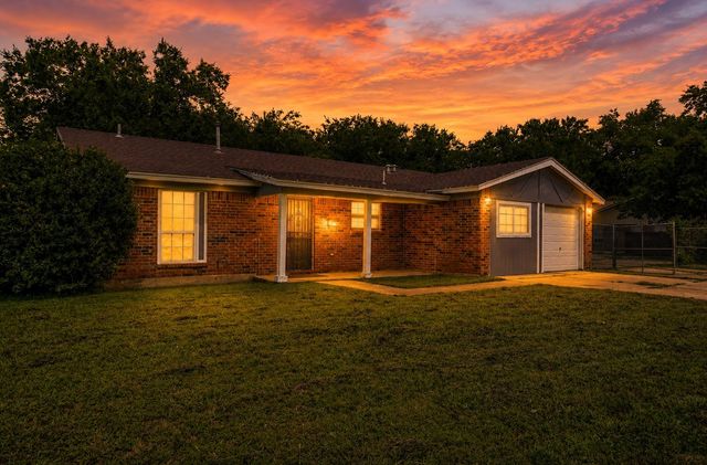 300 Coury Road, Everman, TX 76140