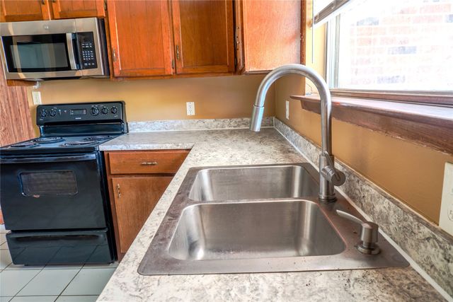 300 Coury Road, Everman, TX 76140
