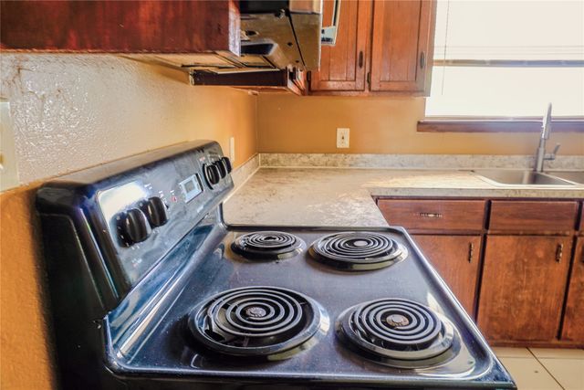 300 Coury Road, Everman, TX 76140